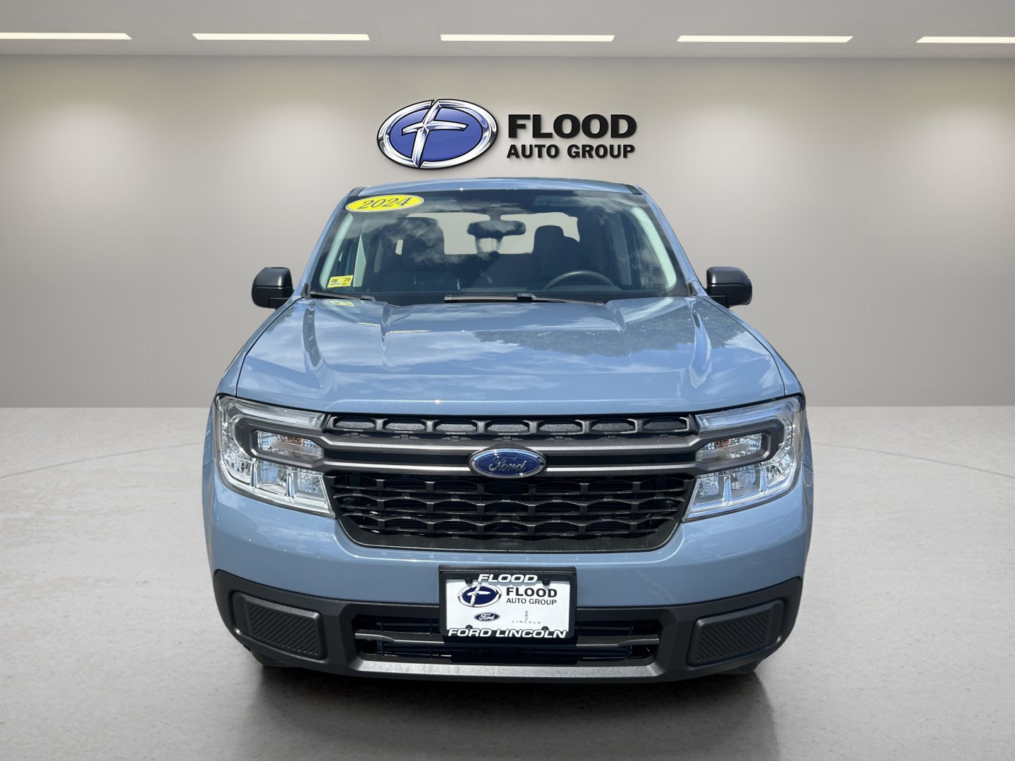Certified 2024 Ford Maverick XL FWD image 2