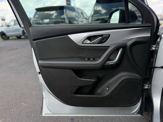 Used 2022 Chevrolet Blazer LT w/ Redline Edition FWD image 13