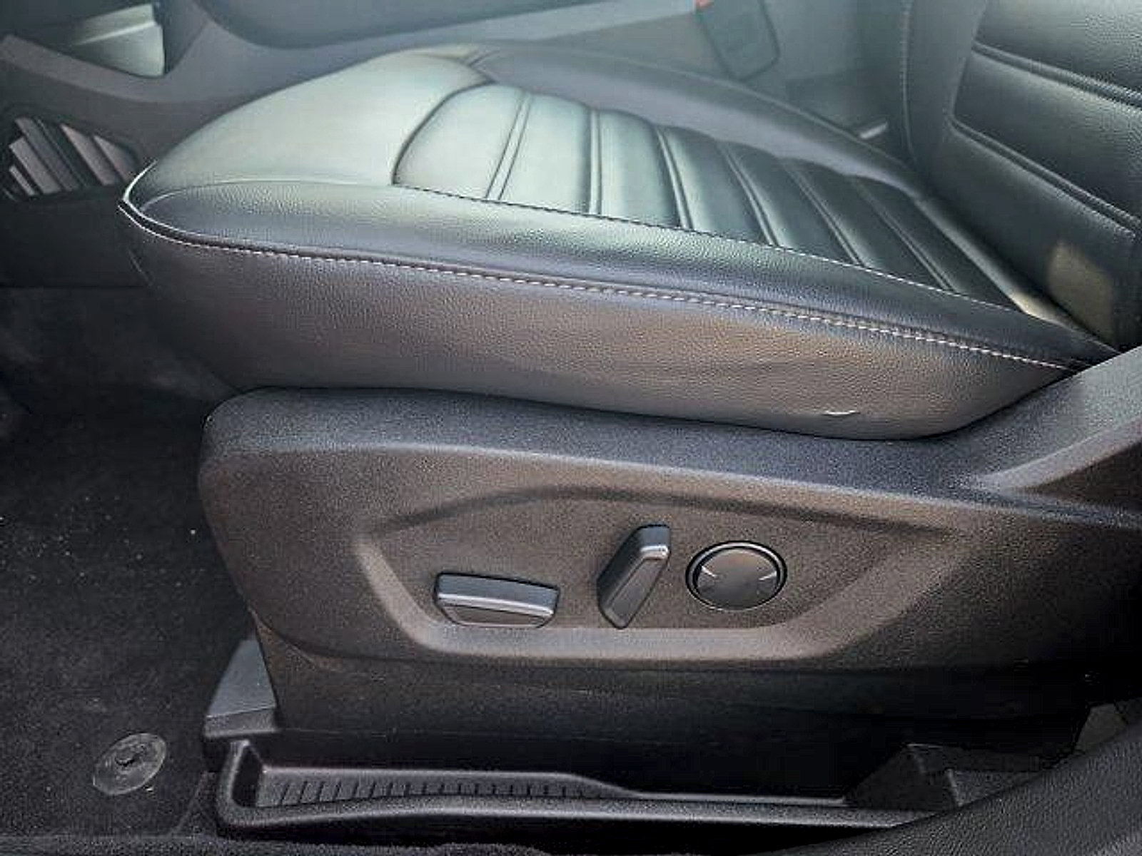 Certified 2023 Ford Edge SEL w/ Convenience Package AWD/4WD image 12