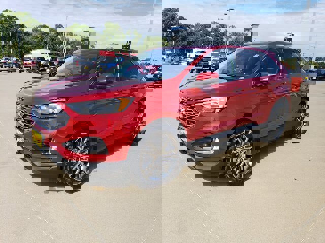 Certified 2023 Ford Edge Titanium image 3