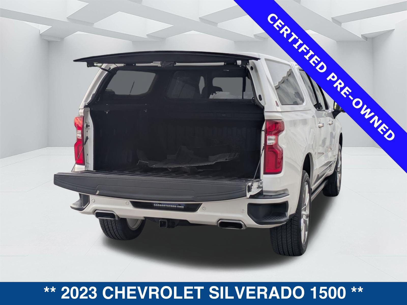 Used 2023 Chevrolet Silverado 1500 High Country w/ High Country Premium Package AWD/4WD image 15