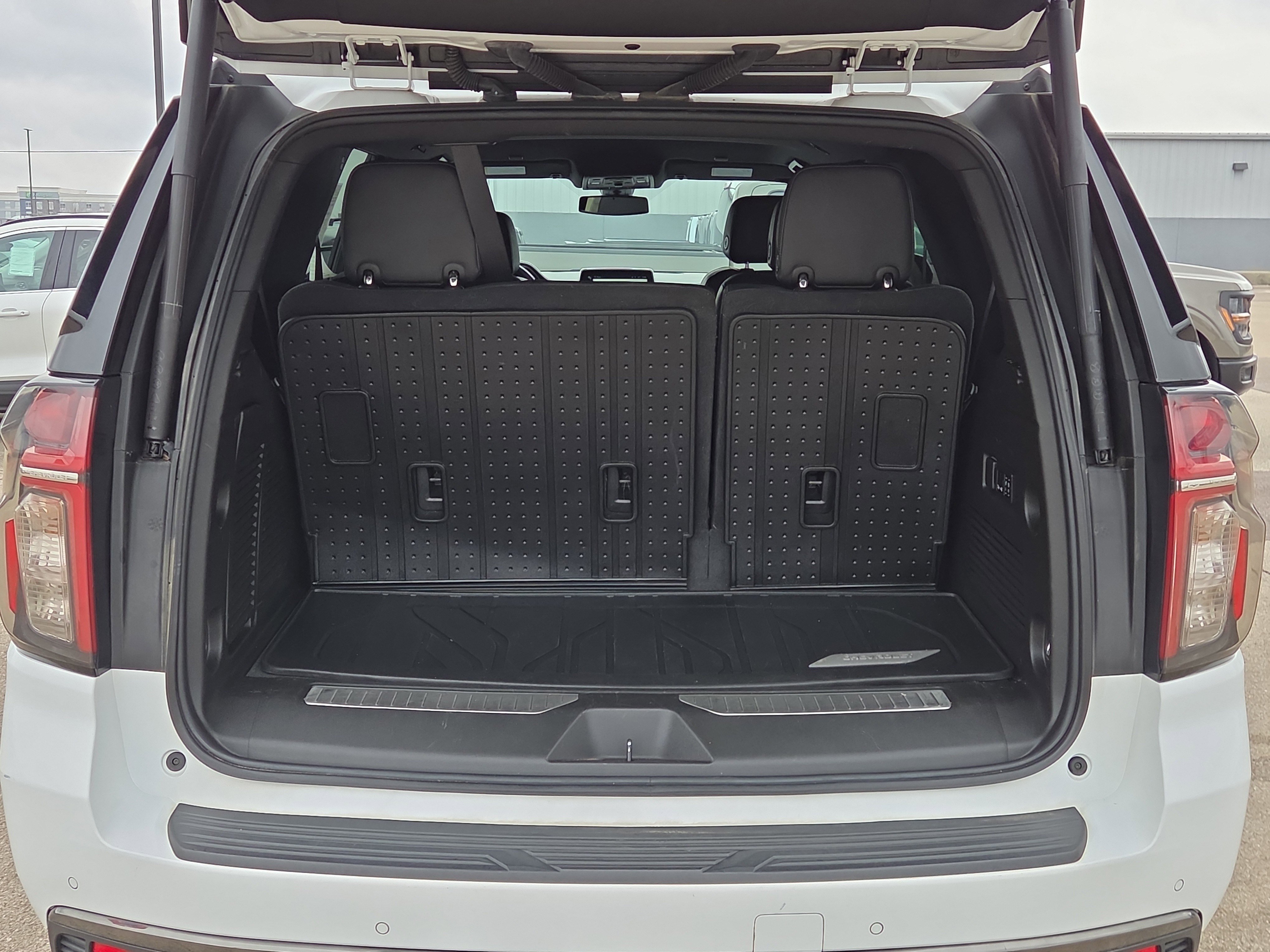 Used 2022 Chevrolet Tahoe Z71 w/ Luxury Package image 15