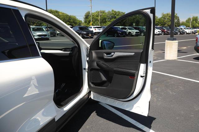 Certified 2025 Ford Escape SE w/ PHEV Premium Package FWD image 27
