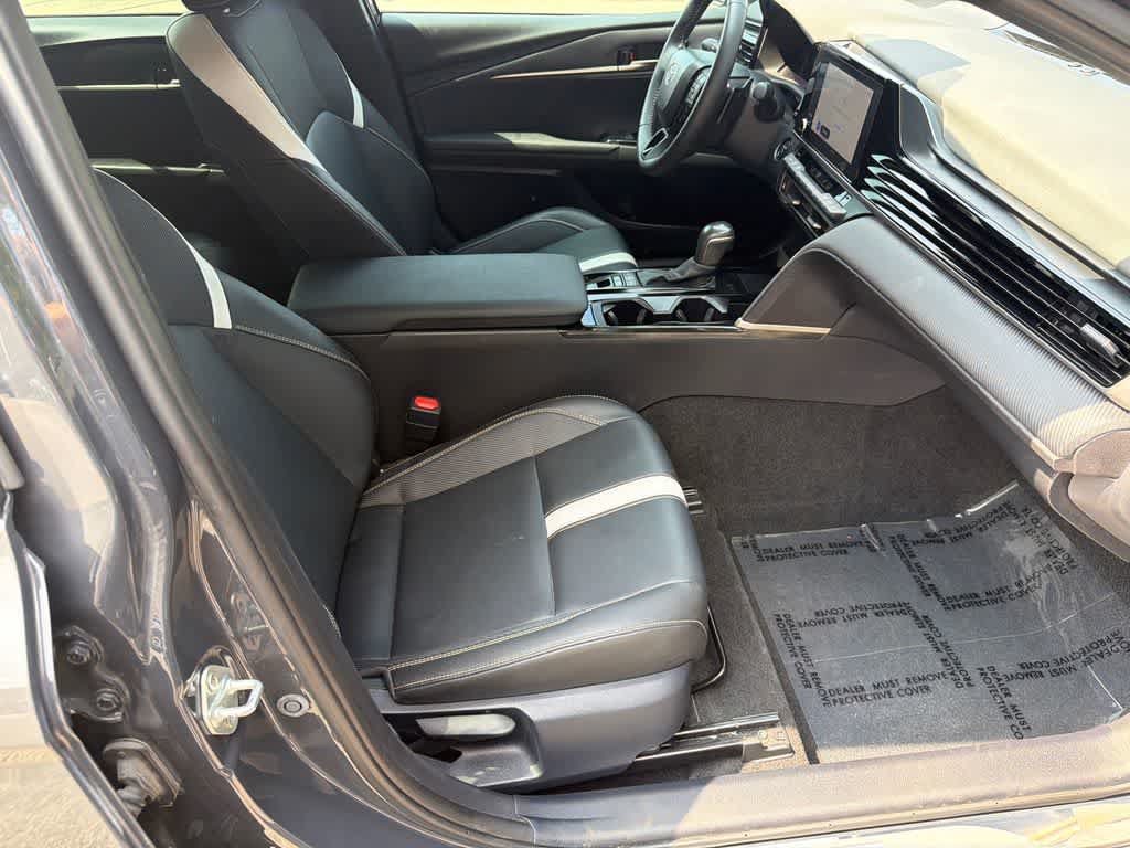 Used 2025 Toyota Camry SE w/ Convenience Package FWD image 12