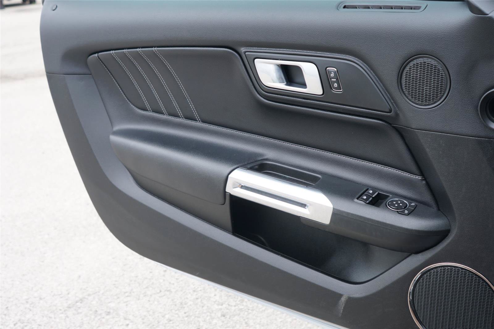 Certified 2021 Ford Mustang Premium RWD image 18