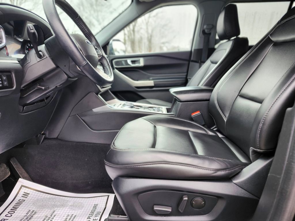 Certified 2022 Ford Explorer XLT w/ Equipment Group 202A image 20