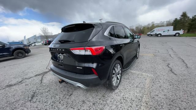 Certified 2022 Ford Escape Titanium w/ Class II Trailer Tow Package AWD/4WD image 9