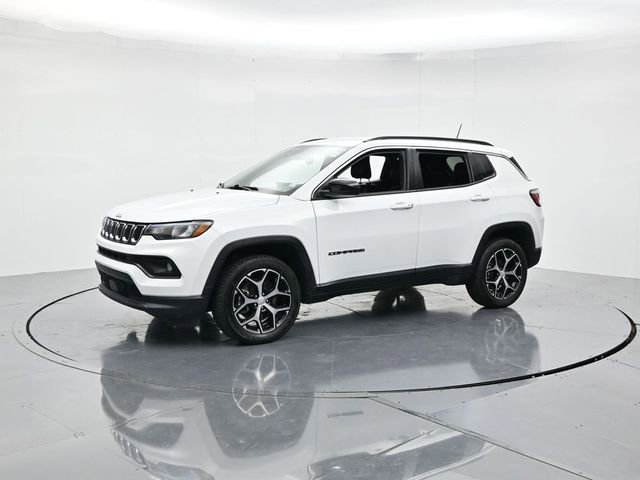 Used 2024 Jeep Compass Latitude image 5