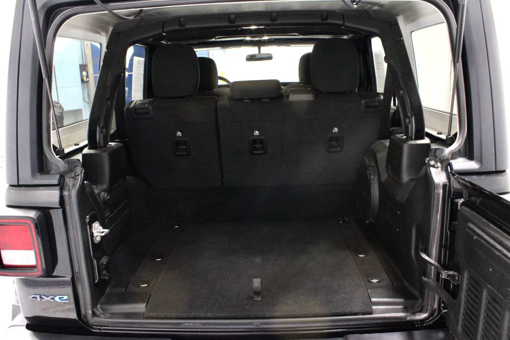 Used 2023 Jeep Wrangler Unlimited w/ Cold Weather Group AWD/4WD image 14