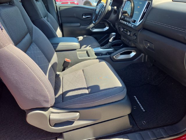 Used 2025 Nissan Frontier SV w/ SV Convenience Package AWD/4WD image 29