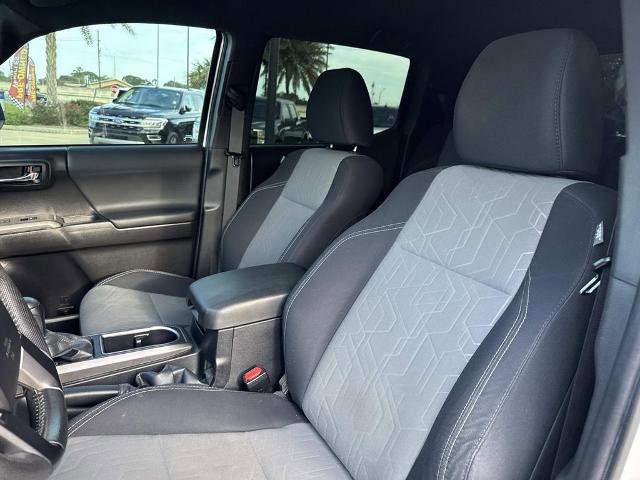 Used 2022 Toyota Tacoma TRD Off-Road w/ Technology Package image 19