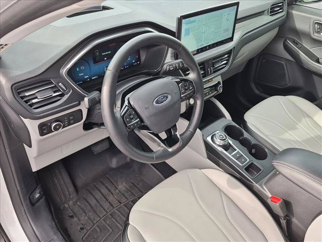 Certified 2025 Ford Escape Platinum w/ Premium Technology Package AWD/4WD image 10