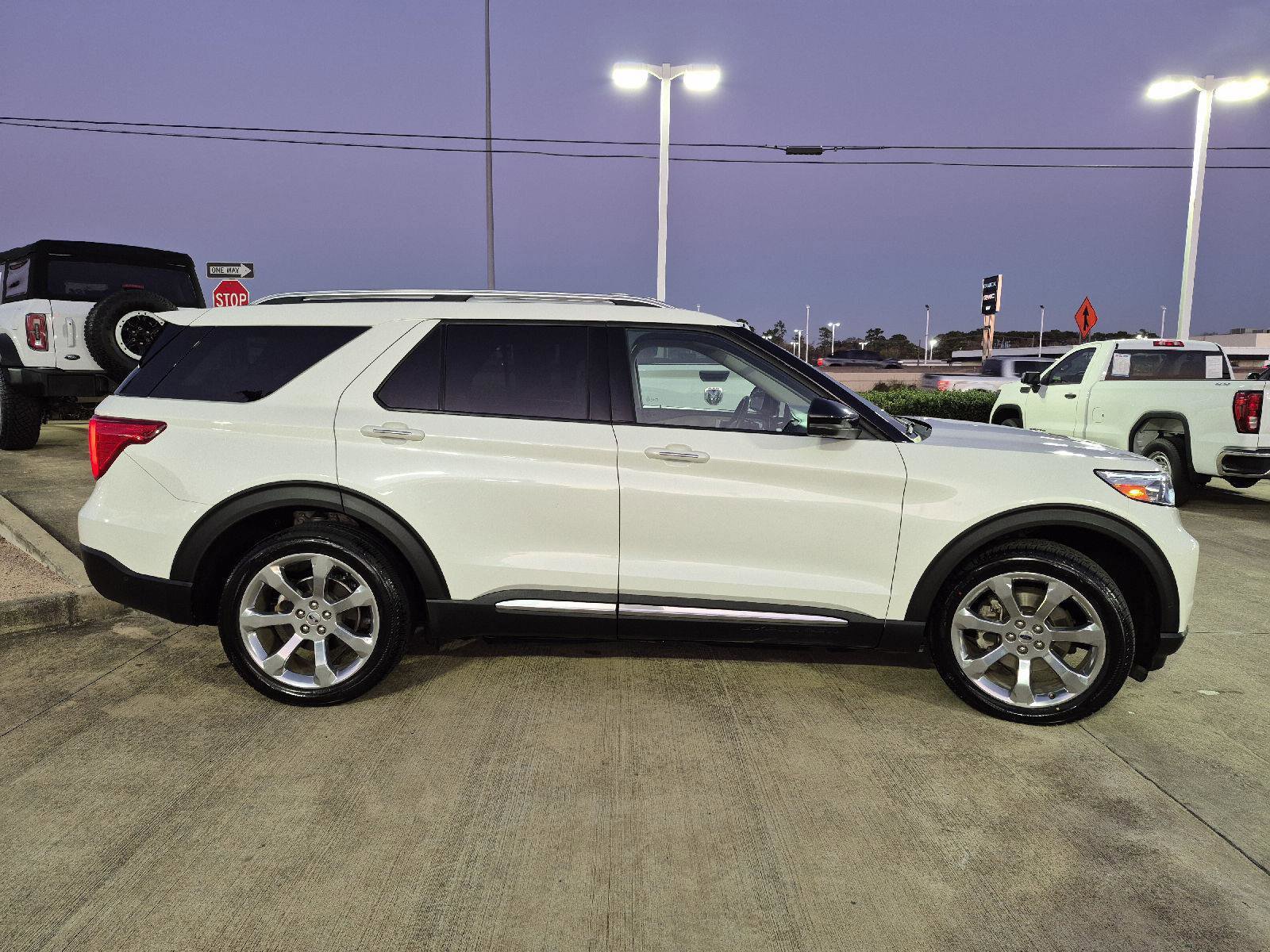 Certified 2020 Ford Explorer Platinum w/ Premium Technology Package image 8