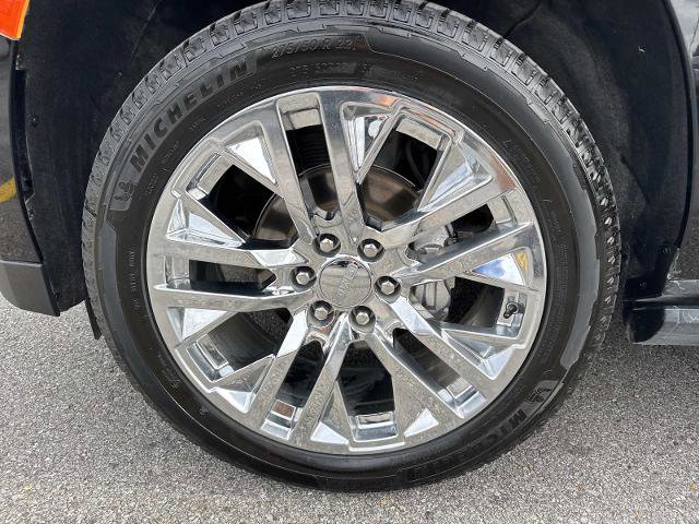 Used 2022 GMC Yukon XL Denali w/ Denali Ultimate Package image 9