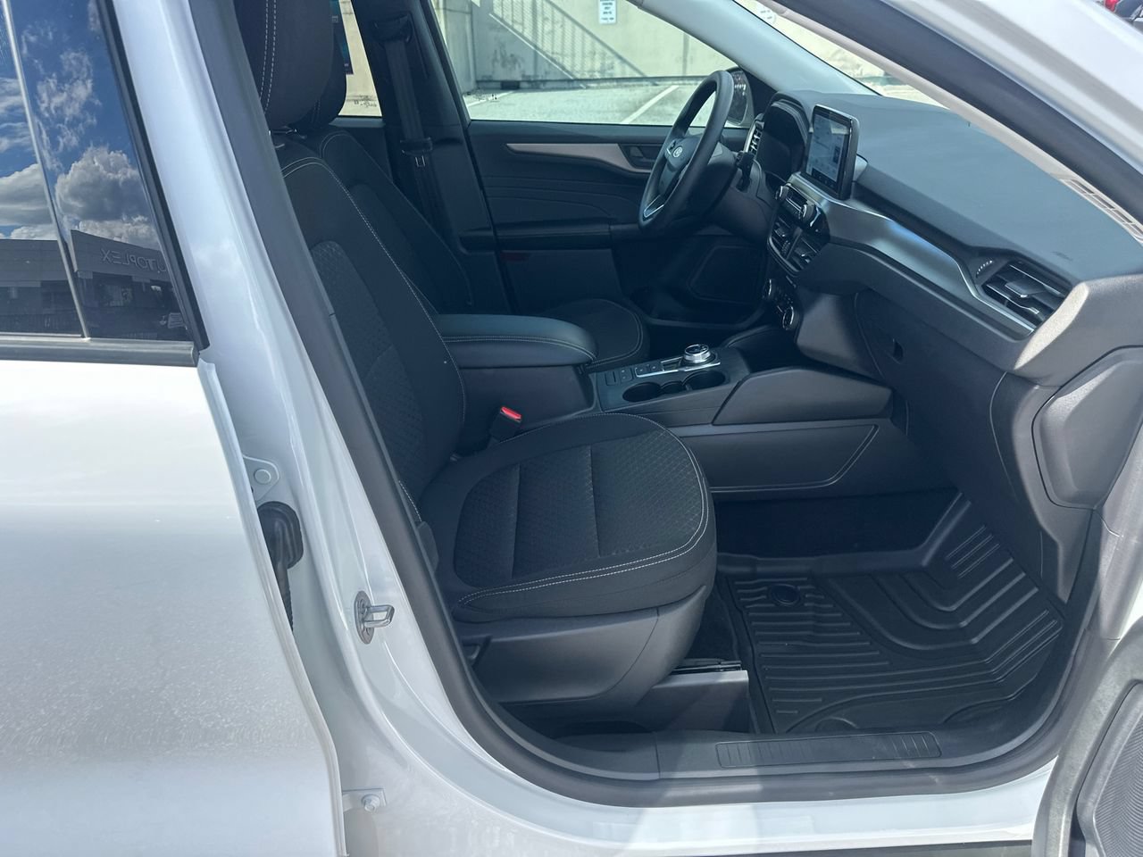 Certified 2025 Ford Escape Active FWD image 15
