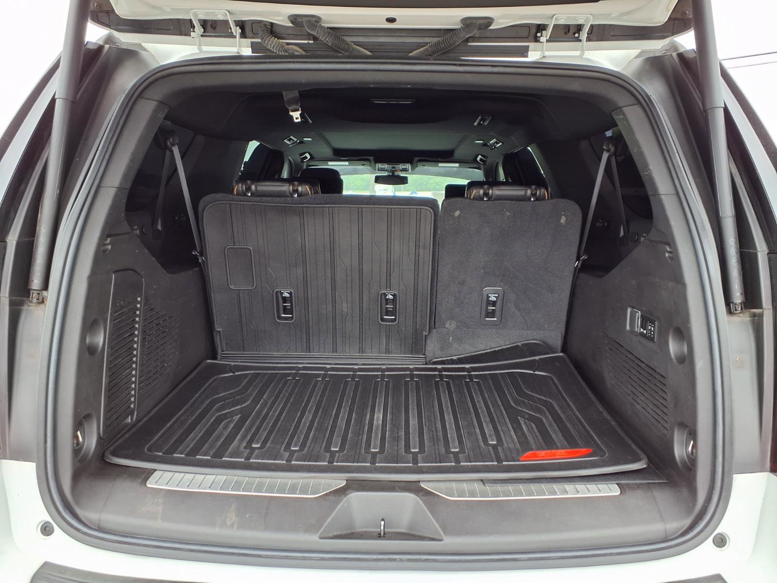 Used 2021 GMC Yukon XL AT4 w/ AT4 Premium Package AWD/4WD image 15
