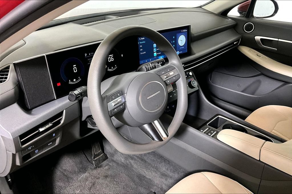 Used 2025 Hyundai Sonata SEL FWD image 10
