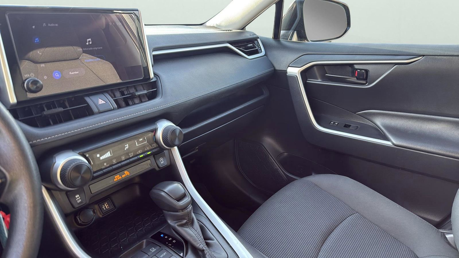 Used 2024 Toyota RAV4 LE image 20