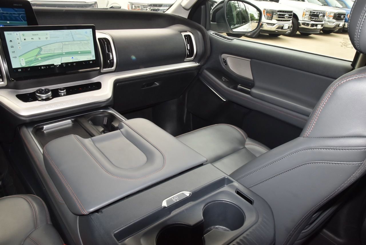 Certified 2025 Ford Expedition Active AWD/4WD image 19