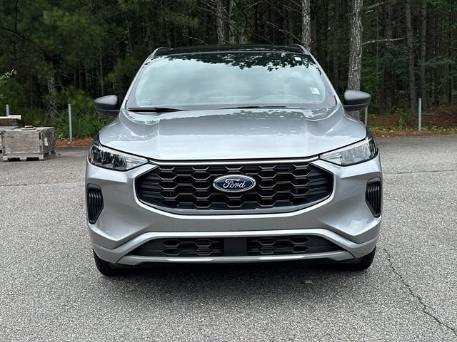 Certified 2023 Ford Escape ST-Line w/ Tech Pack #1 FWD image 2