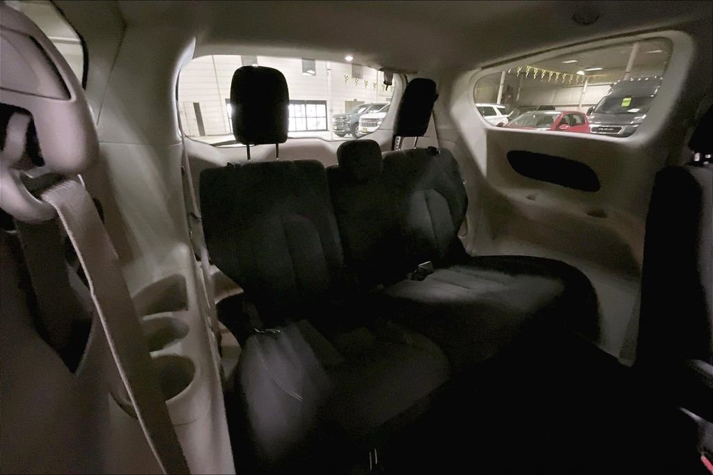Used 2024 Chrysler Voyager LX image 26