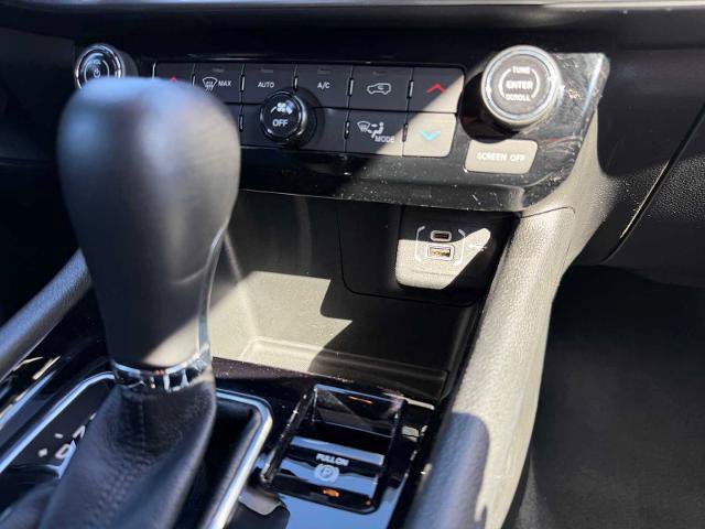 Used 2025 Jeep Compass Limited AWD/4WD image 16