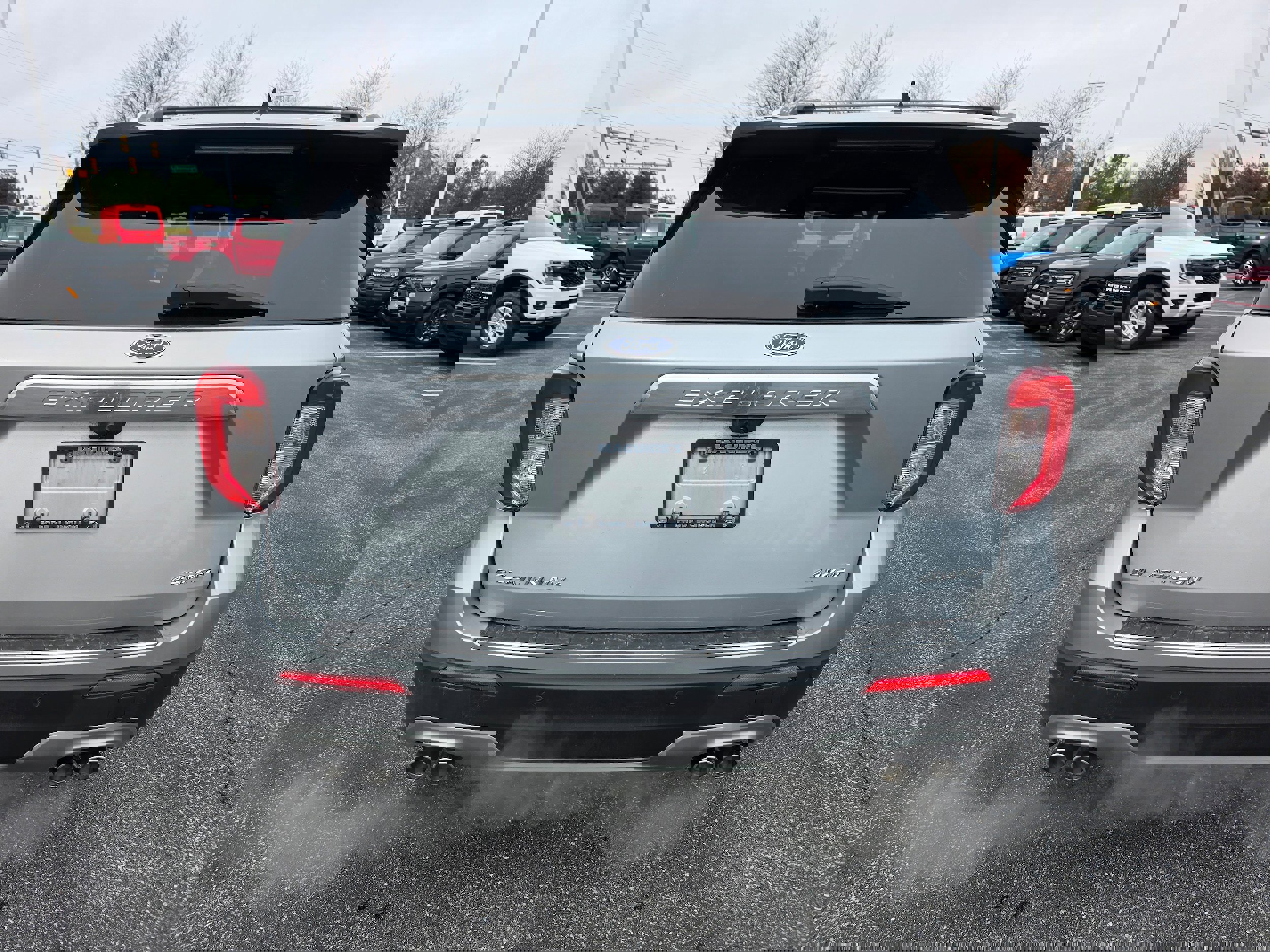 Certified 2023 Ford Explorer Platinum w/ Premium Technology Package image 4