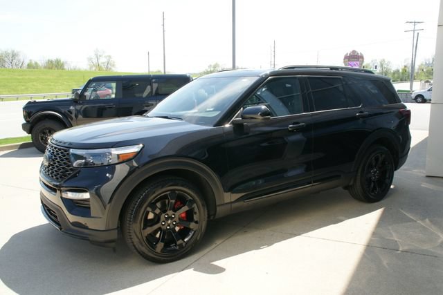 Certified 2023 Ford Explorer ST w/ Equipment Group 401A AWD/4WD image 5