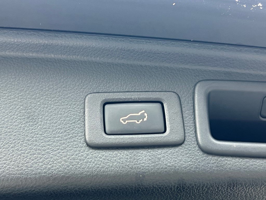 Used 2017 Subaru Forester 2.5i Touring image 14