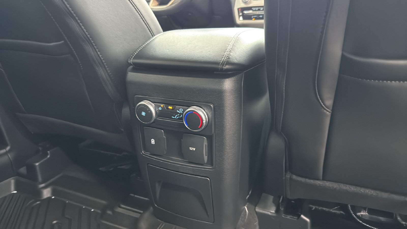 Certified 2022 Ford Explorer XLT w/ Equipment Group 202A RWD image 22
