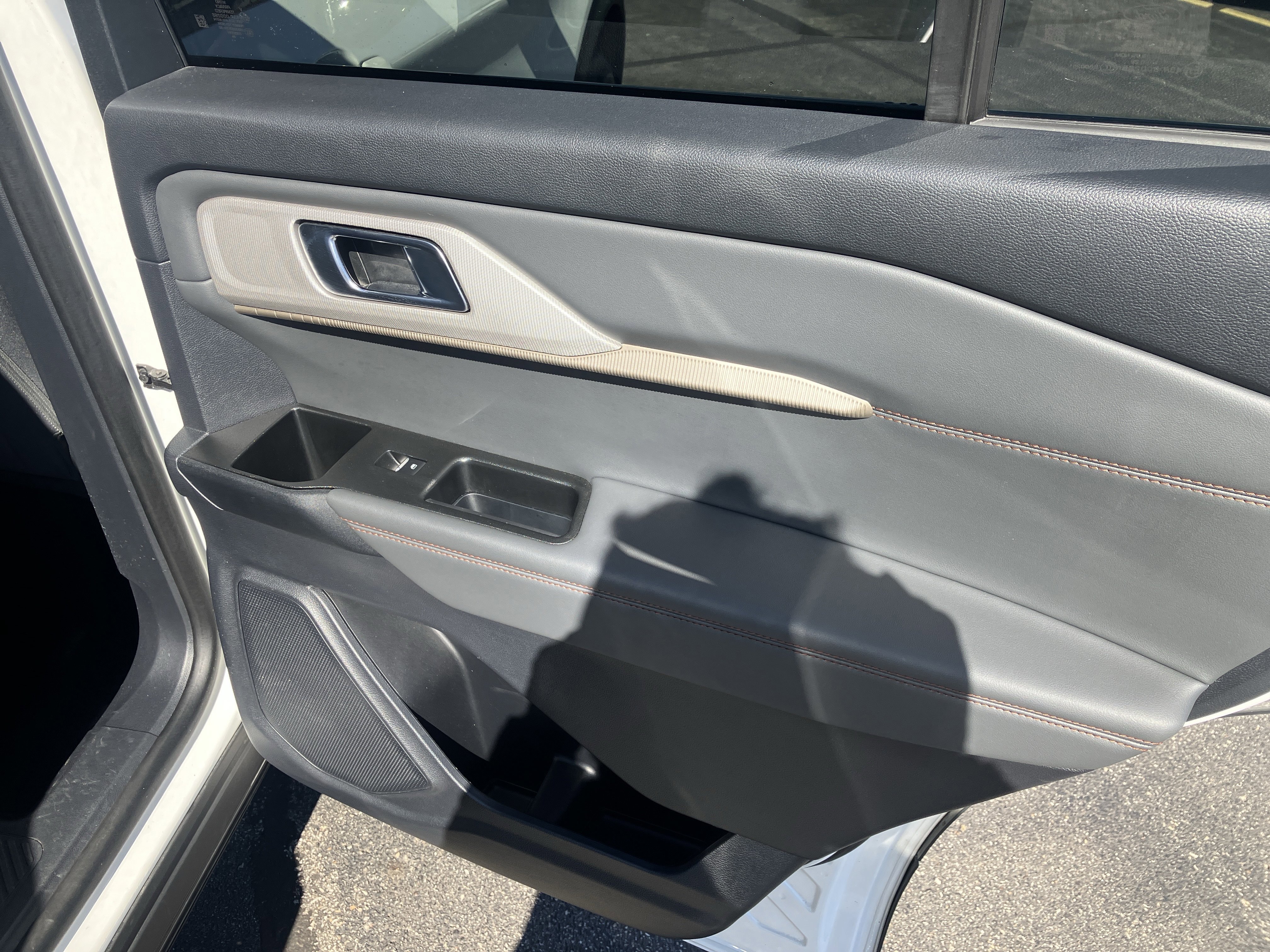 Certified 2025 Ford Explorer Active image 12