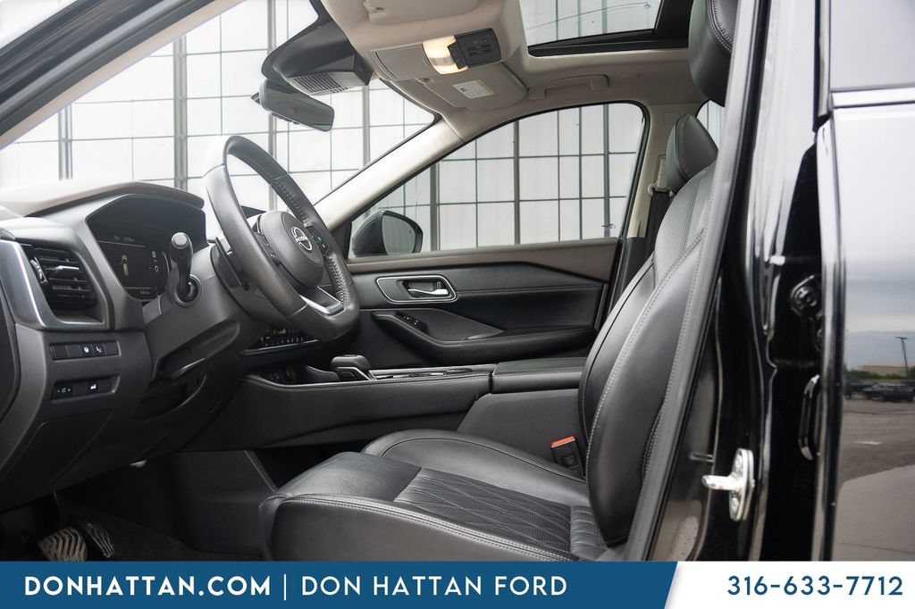 Used 2023 Nissan Rogue Platinum w/ Platinum Premium Package AWD/4WD image 3
