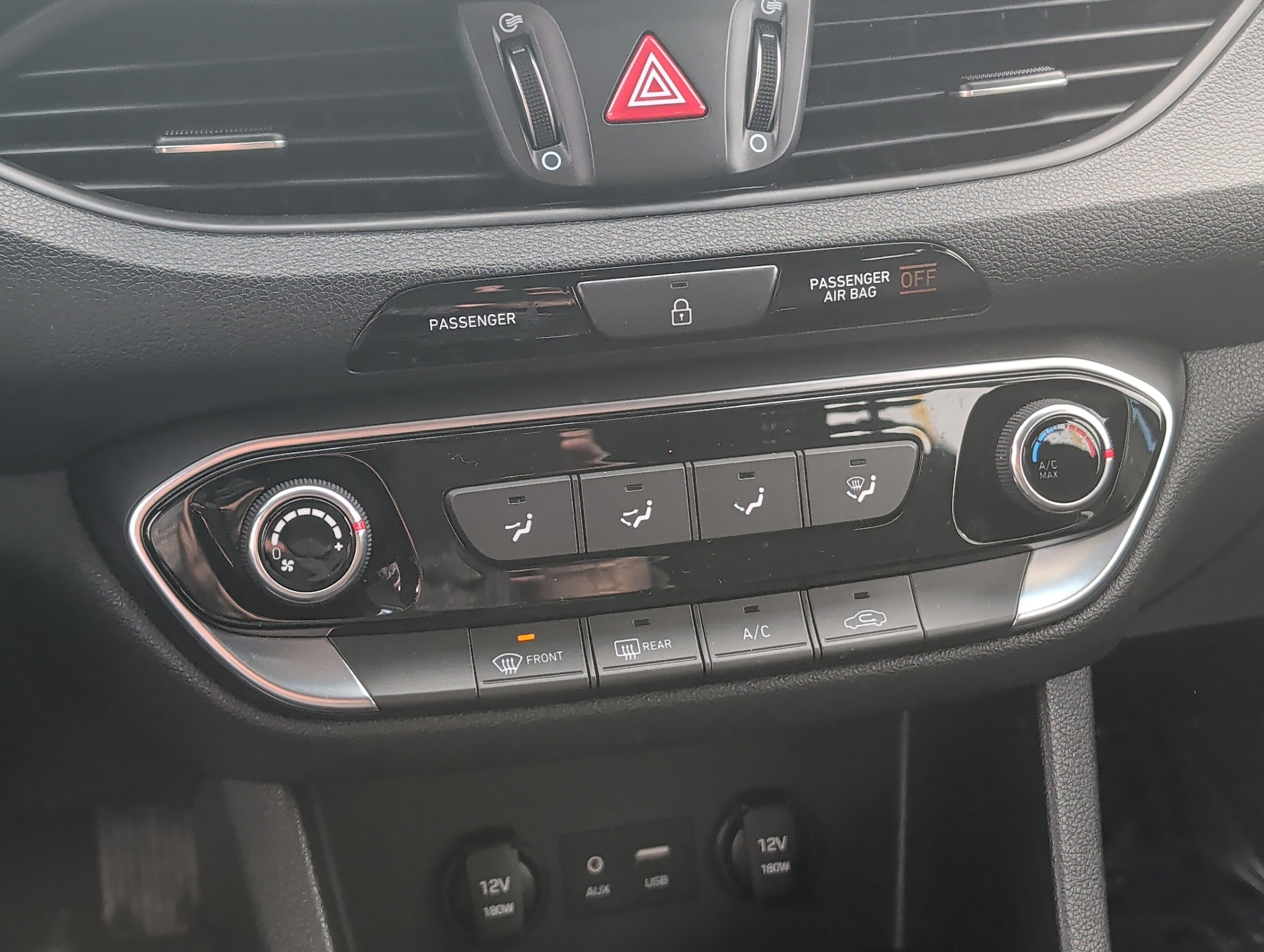 Used 2018 Hyundai Elantra GT image 23