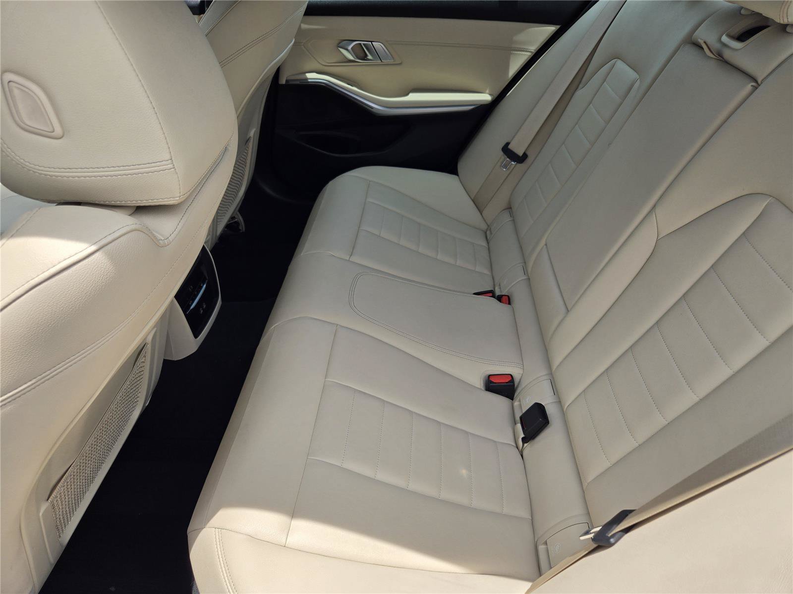 Used 2021 BMW 330i Sedan w/ Premium Package RWD image 28