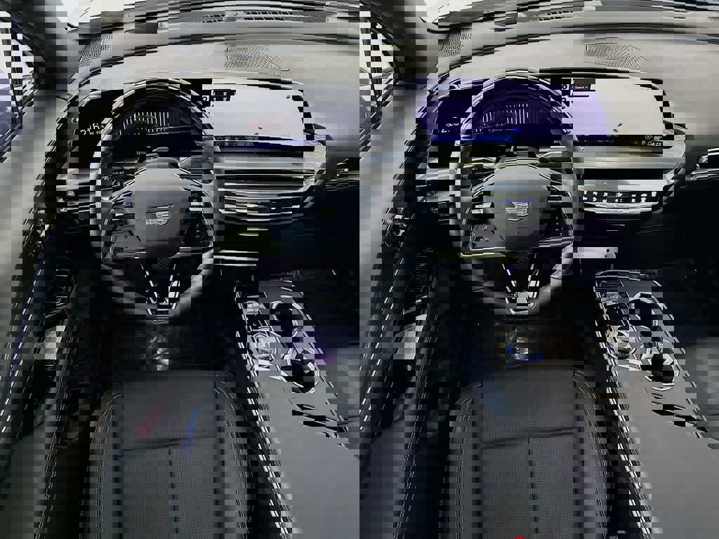 Used 2024 Cadillac Lyriq Luxury image 13