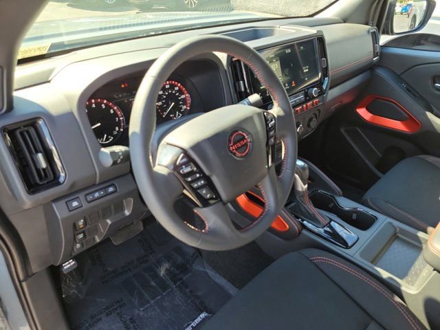 Used 2025 Nissan Frontier Pro-X RWD image 17