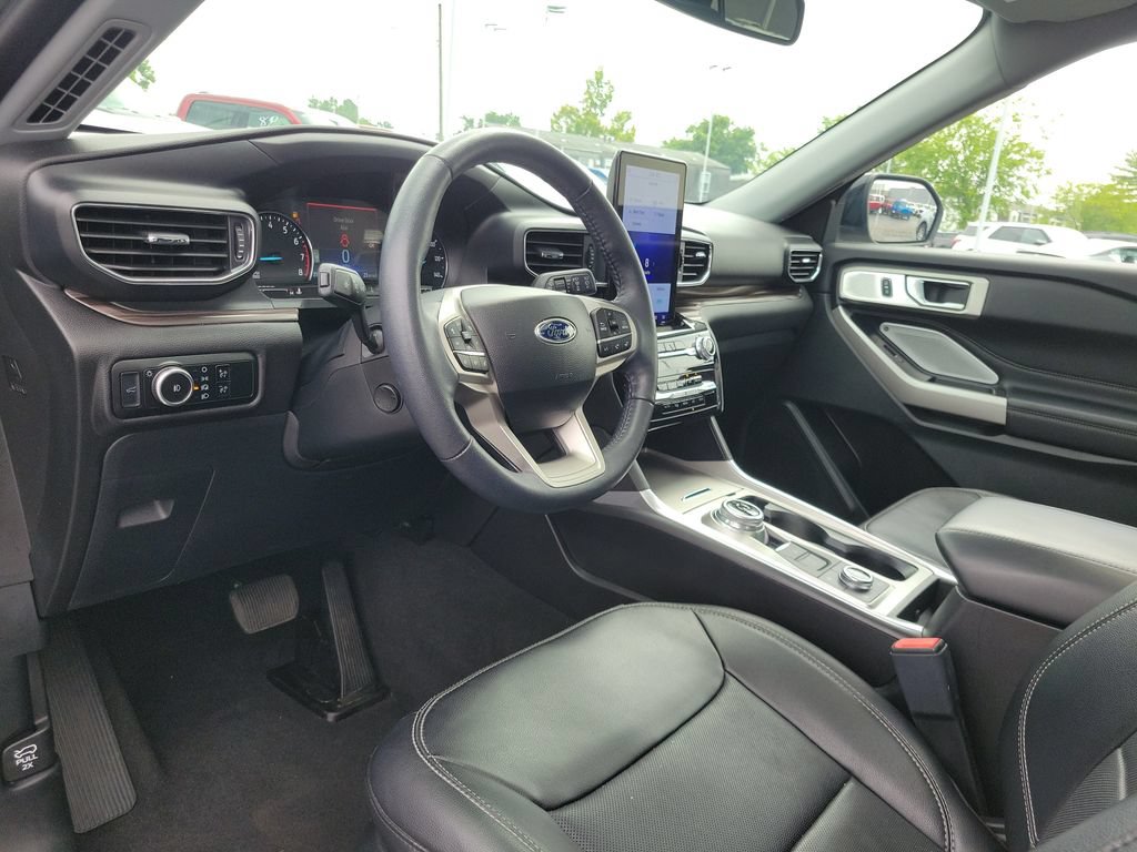 Certified 2024 Ford Explorer Limited w/ Limited Technology Package AWD/4WD image 21