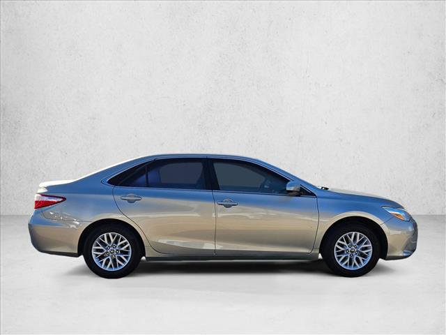 Used 2017 Toyota Camry LE image 4