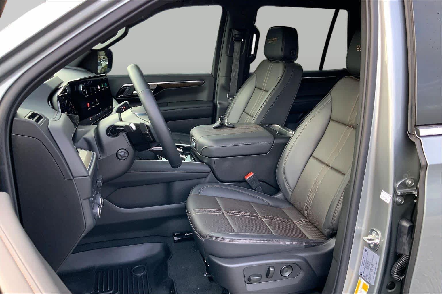 Used 2025 Chevrolet Tahoe High Country w/ Sun And Tow Package AWD/4WD image 8
