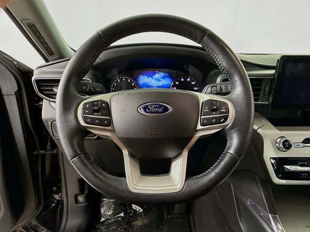 Certified 2022 Ford Explorer XLT w/ Equipment Group 202A image 11