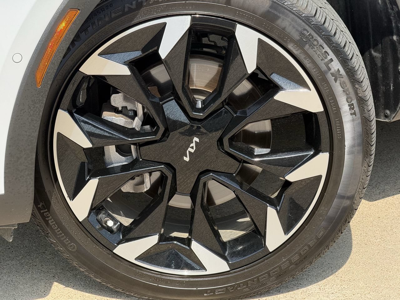 Used 2024 Kia Sorento SX FWD image 9