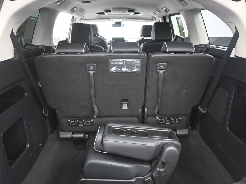 Used 2025 Honda Odyssey Touring image 17