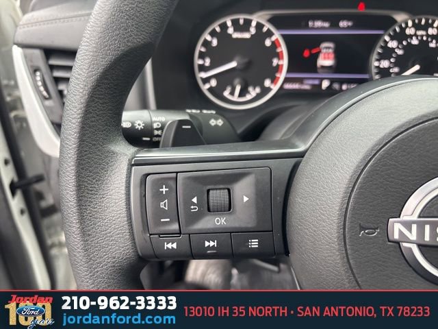 Used 2024 Nissan Rogue S FWD image 16