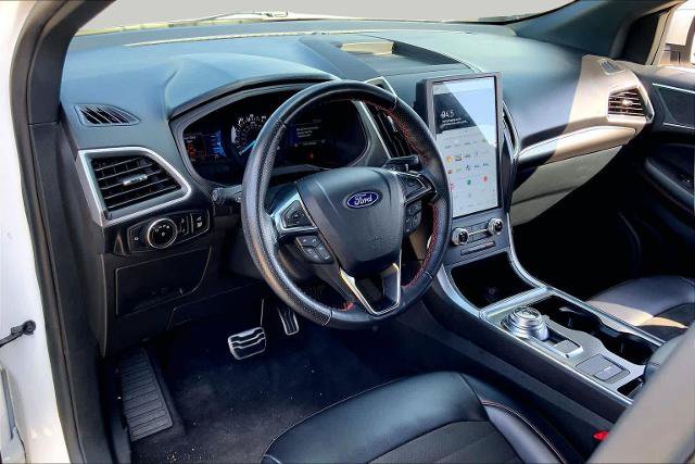 Certified 2024 Ford Edge ST-Line AWD/4WD image 17