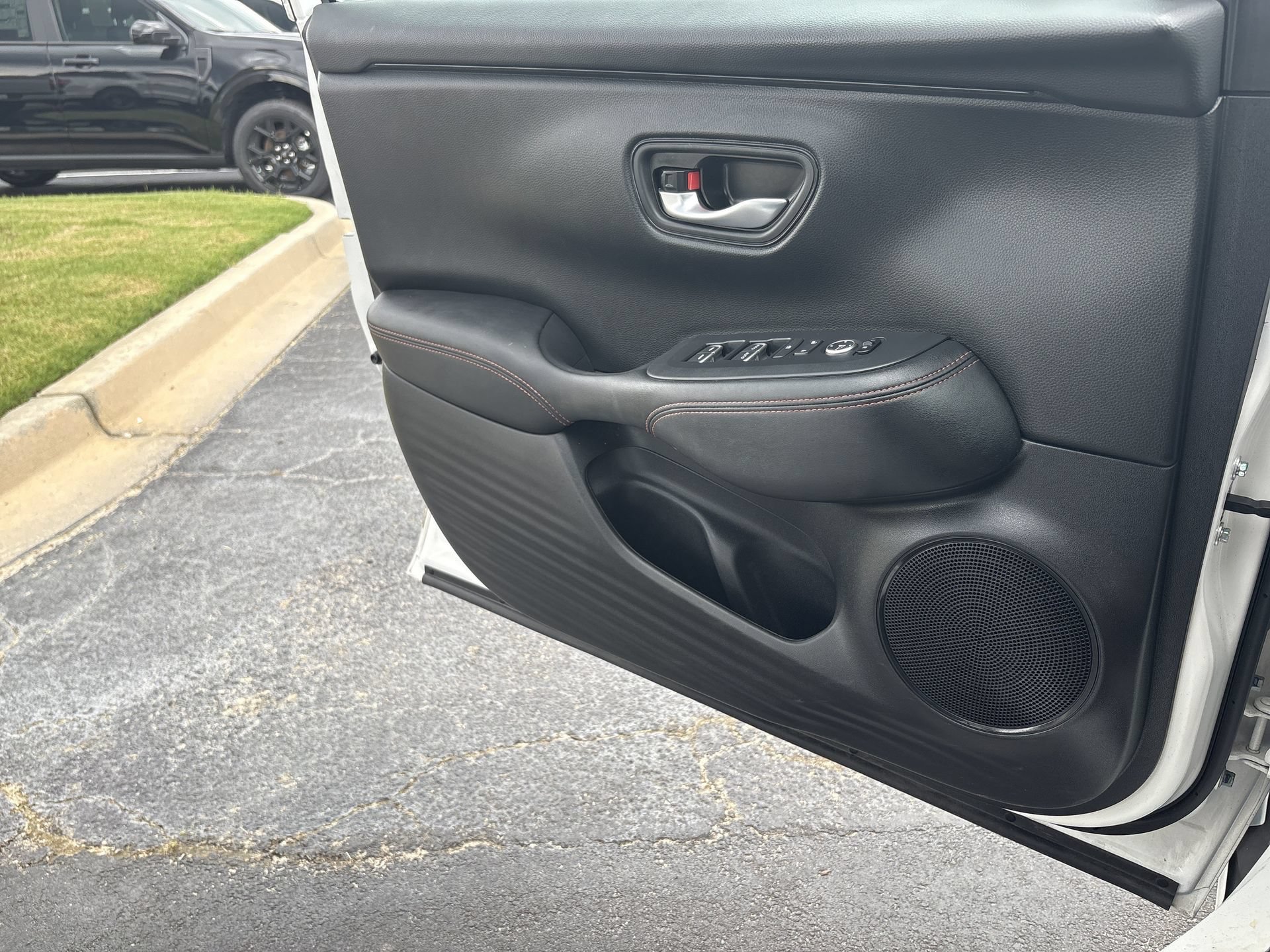 Used 2025 Honda HR-V Sport image 14