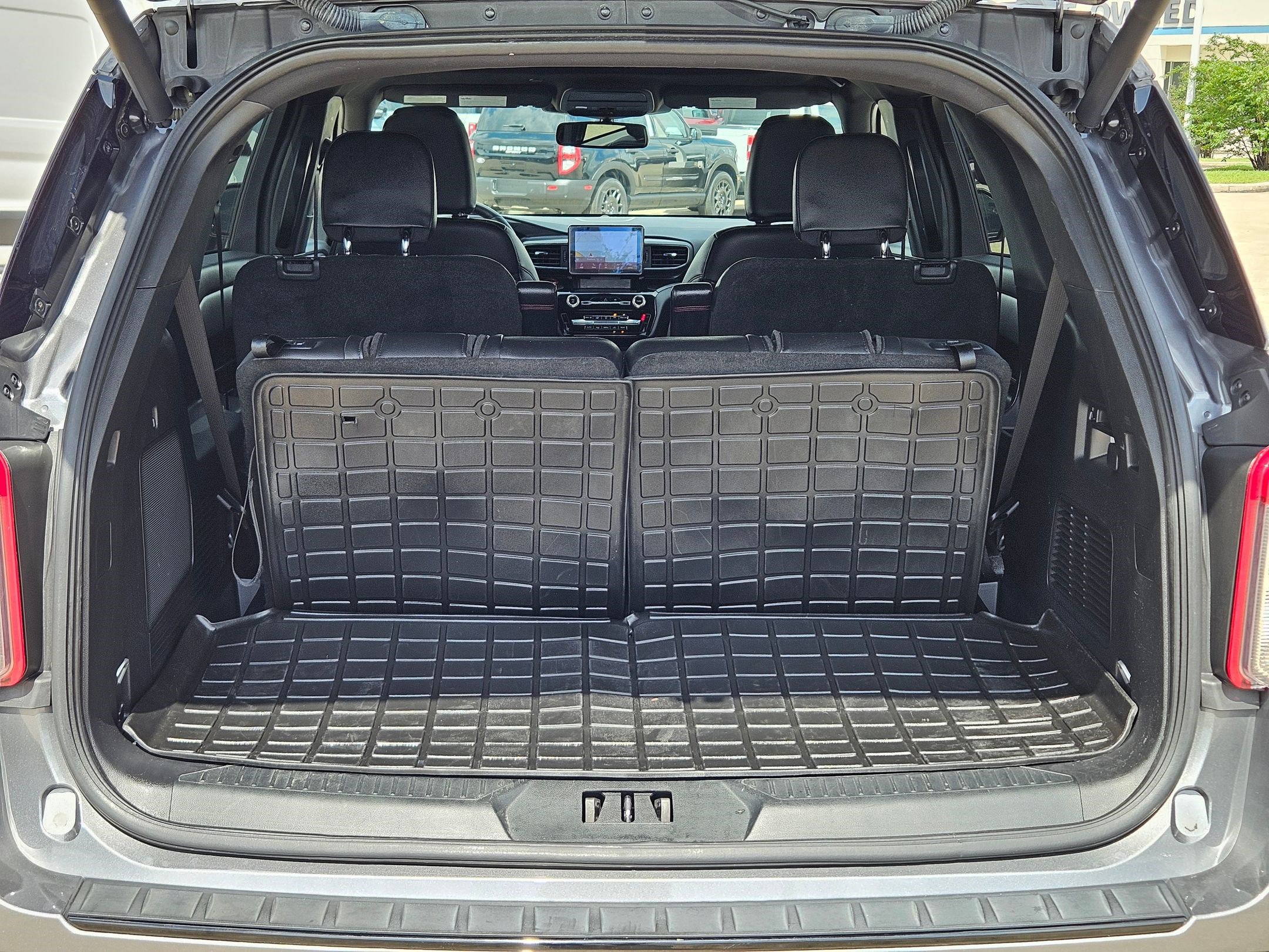 Certified 2023 Ford Explorer ST-Line w/ Class IV Trailer Tow Package AWD/4WD image 31