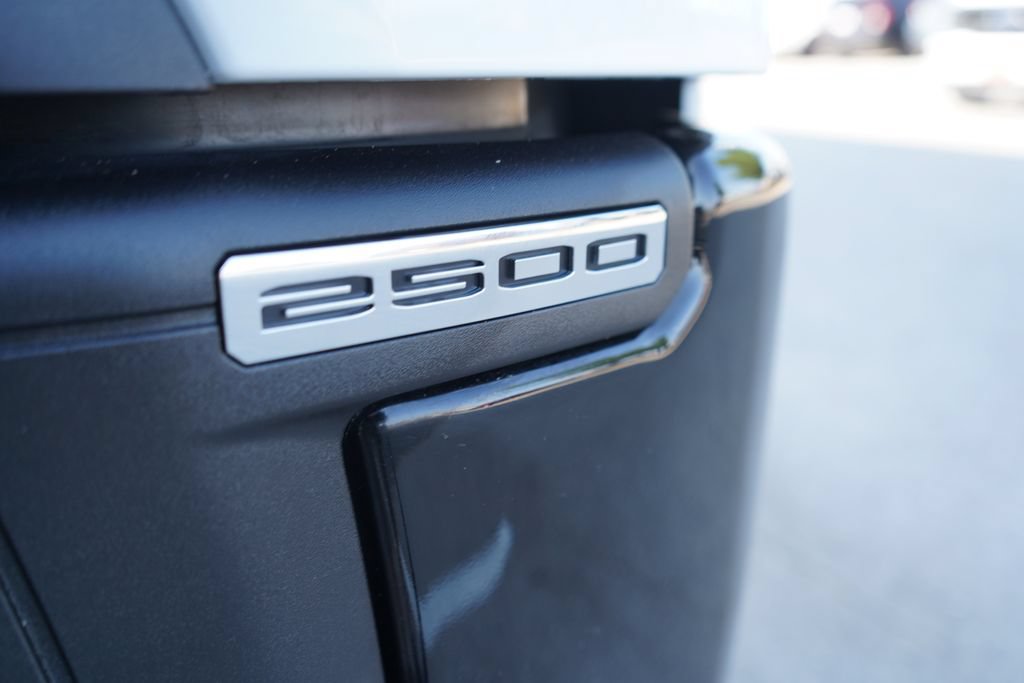Used 2024 GMC Sierra 2500 AT4X AWD/4WD image 9
