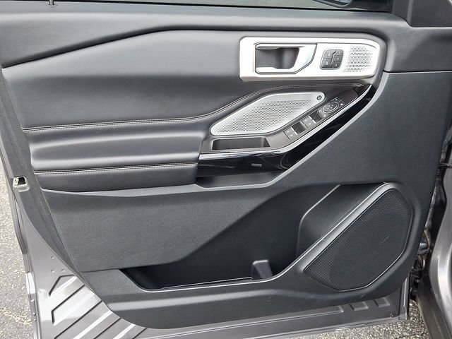 Certified 2021 Ford Explorer Platinum w/ Equipment Group 601A AWD/4WD image 16
