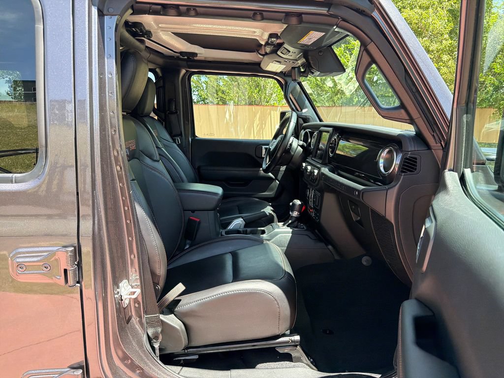 Used 2021 Jeep Wrangler Unlimited Rubicon AWD/4WD image 32