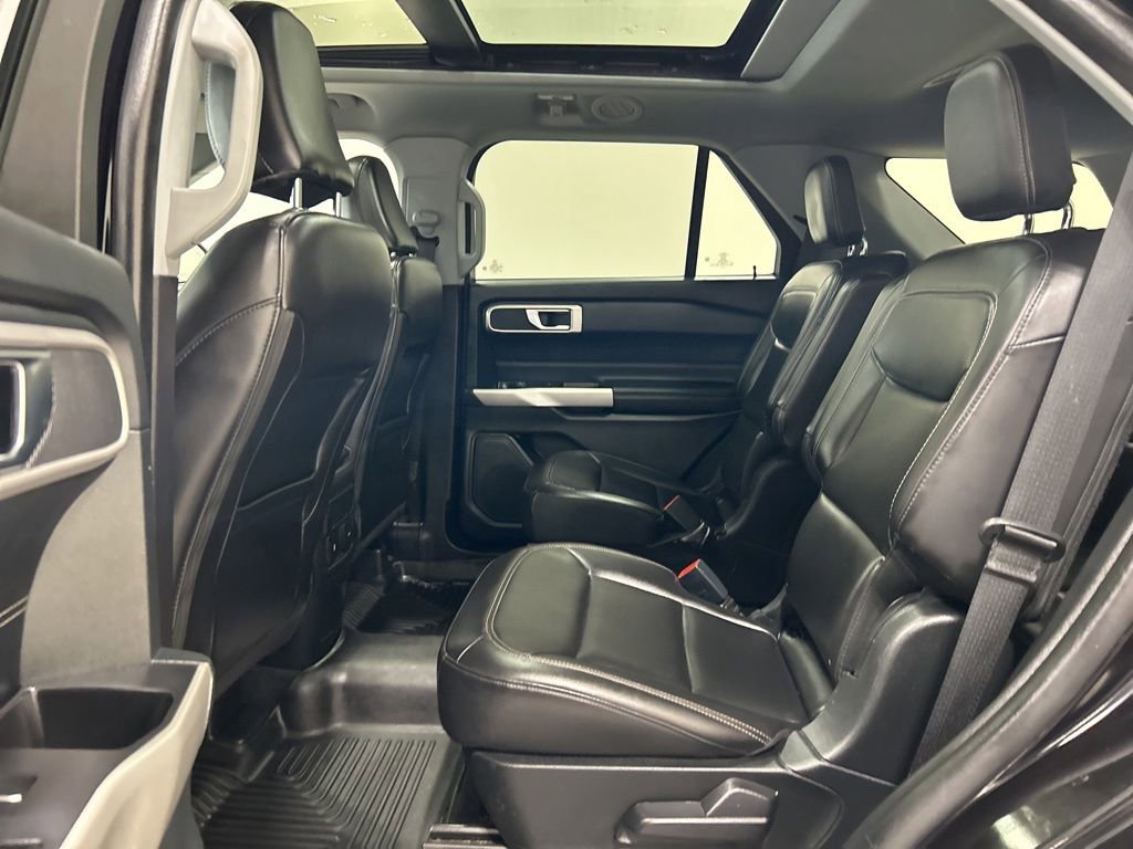 Certified 2022 Ford Explorer XLT w/ Equipment Group 202A AWD/4WD image 26